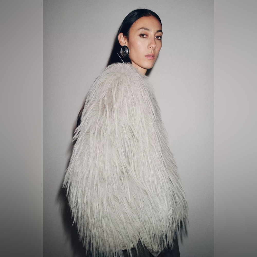 ZARA Bloggers Fav Faux Fur Coat